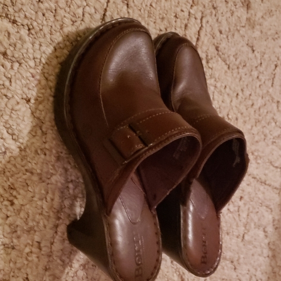 Shoes - Picture 2 of 7